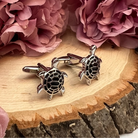 Black and Silver Sea Turtle Cufflinks - Picture 5 of 16